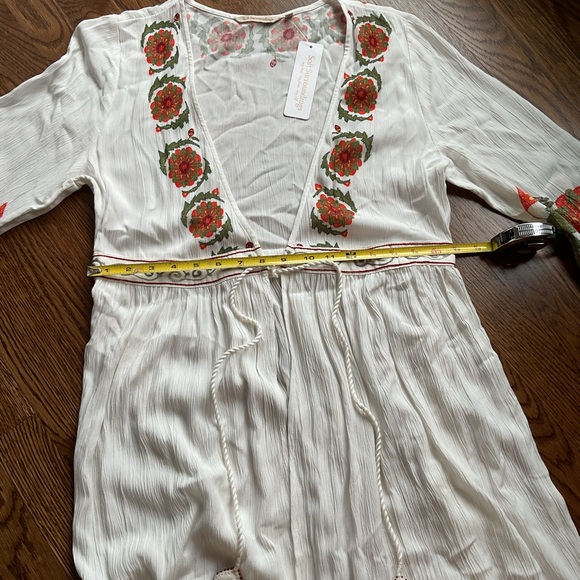 Soft Surroundings Tassel Embroidered Floral caldera topper - Picture 9 of 11